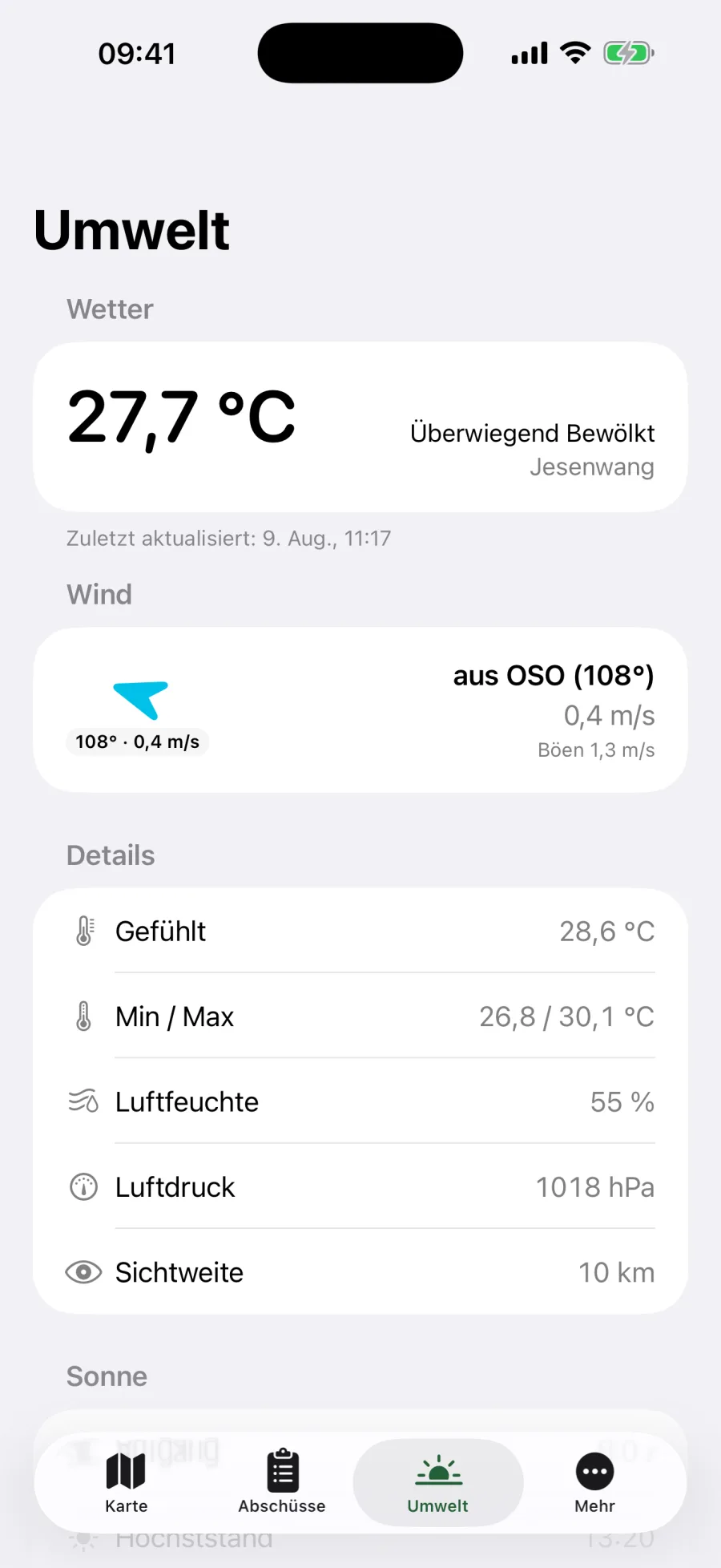 Umweltansicht mit 27,7 Grad bei überwiegend bewölktem Himmel, Wind aus Ost-Südost mit 0,4 m/s und Böen bis 1,3 m/s, dazu gefühlte Temperatur, Tagesminimum und -maximum, Luftfeuchte, Luftdruck und Sichtweite